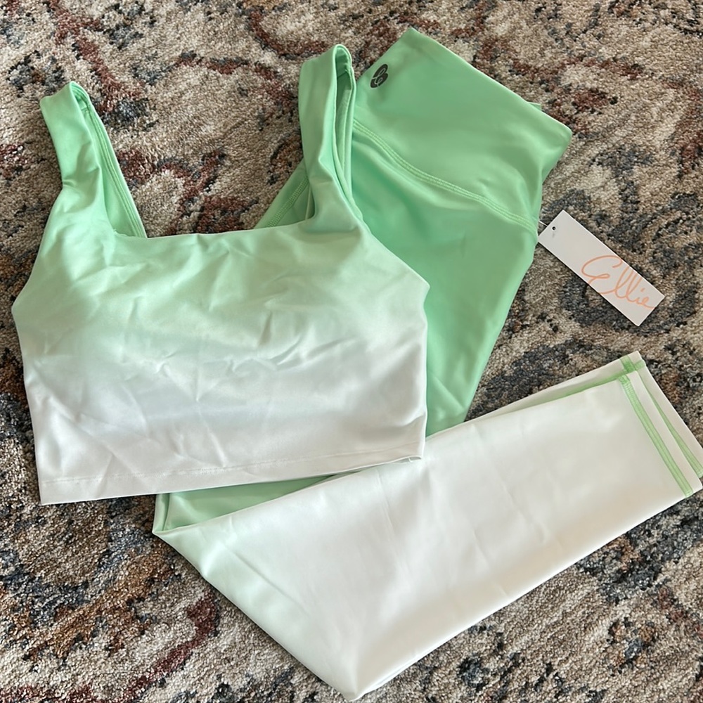Ellie brand workout set size medium nwt